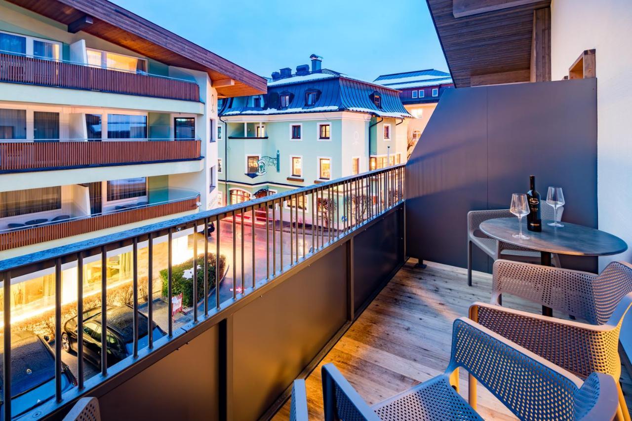 Hotel Gruener Baum Zell am See Bagian luar foto