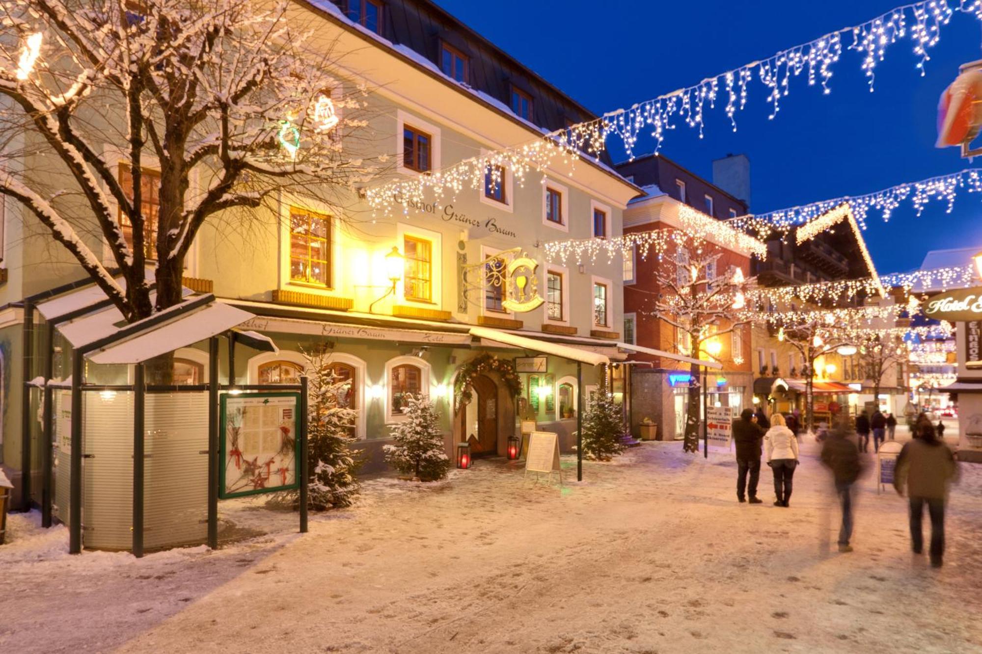 Hotel Gruener Baum Zell am See Bagian luar foto