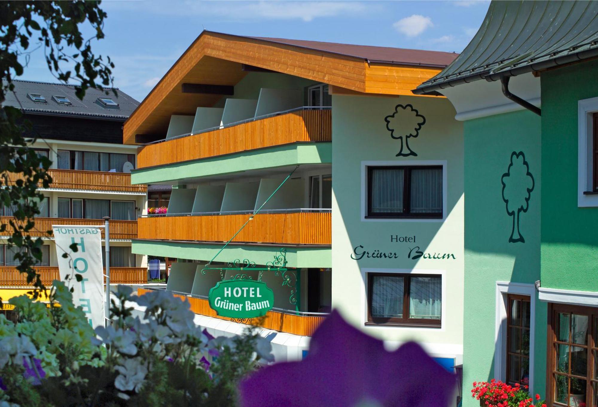 Hotel Gruener Baum Zell am See Bagian luar foto