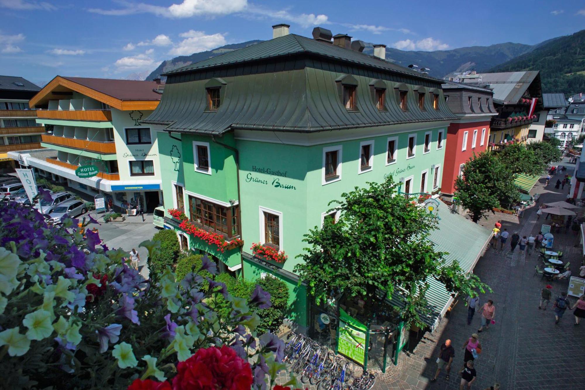 Hotel Gruener Baum Zell am See Bagian luar foto