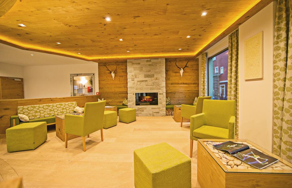 Hotel Gruener Baum Zell am See Bagian luar foto