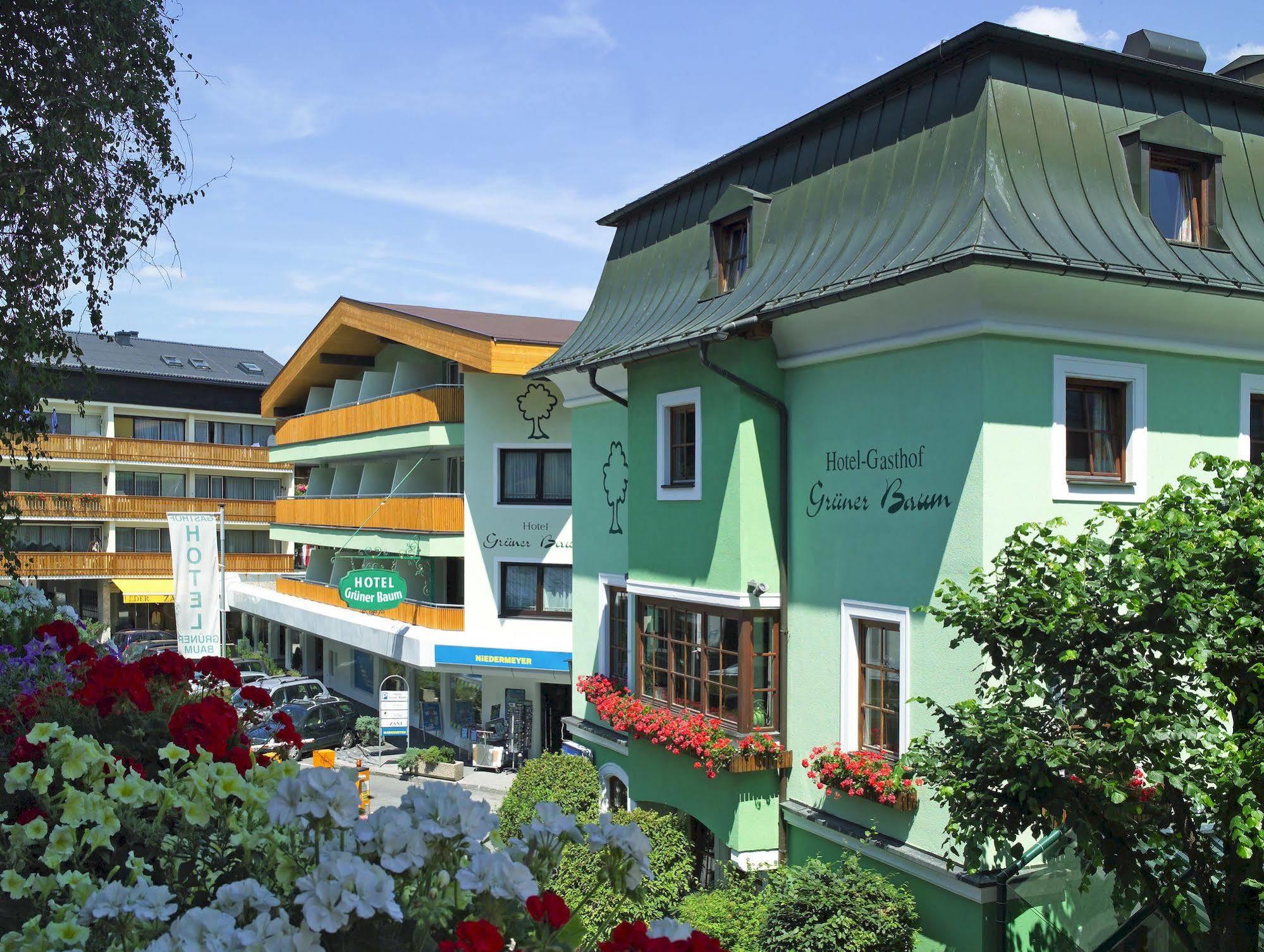 Hotel Gruener Baum Zell am See Bagian luar foto