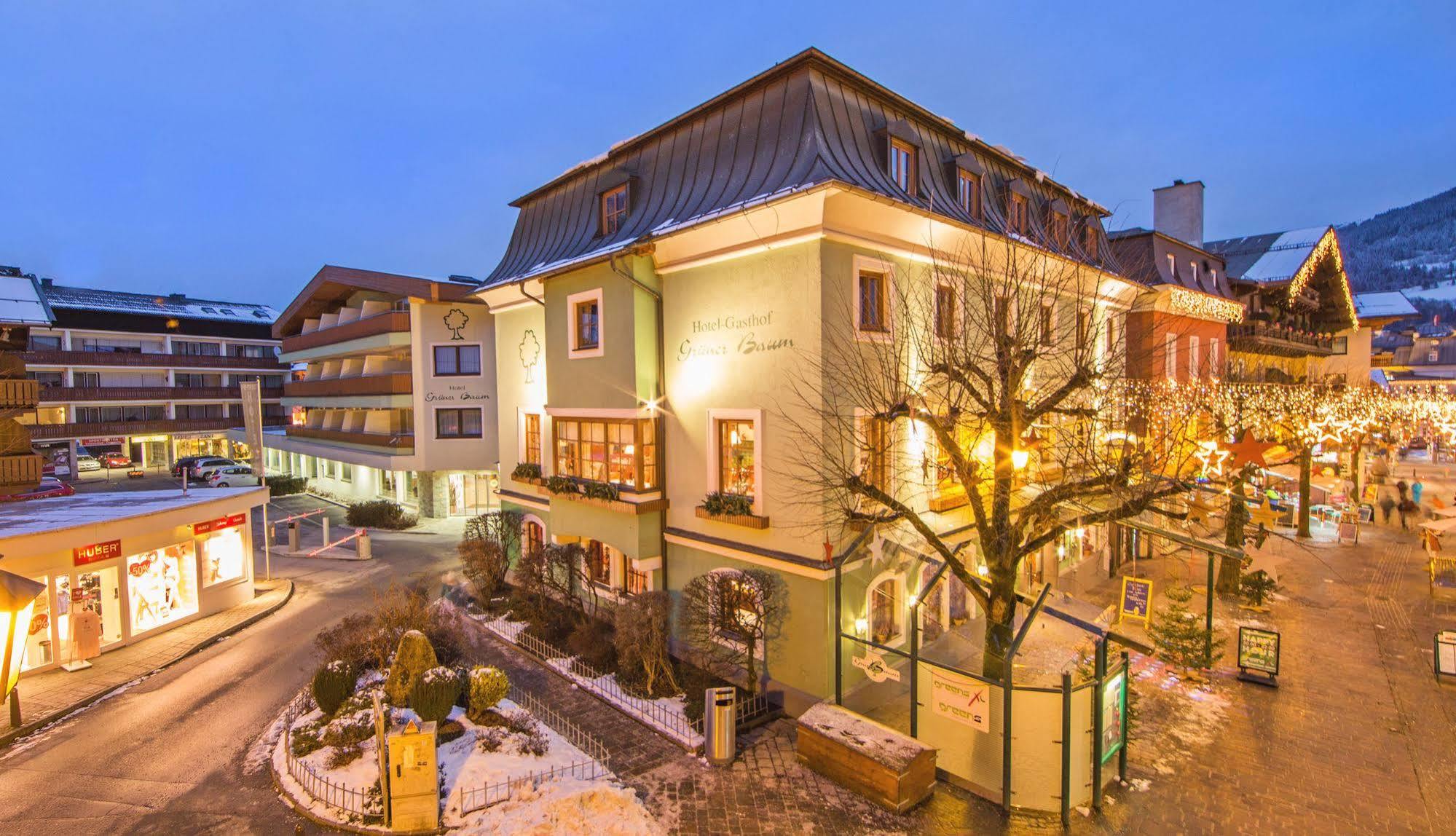 Hotel Gruener Baum Zell am See Bagian luar foto