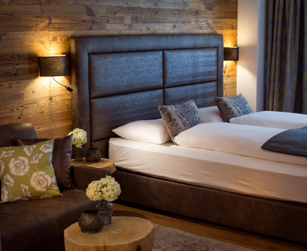 Hotel Gruener Baum Zell am See Bagian luar foto