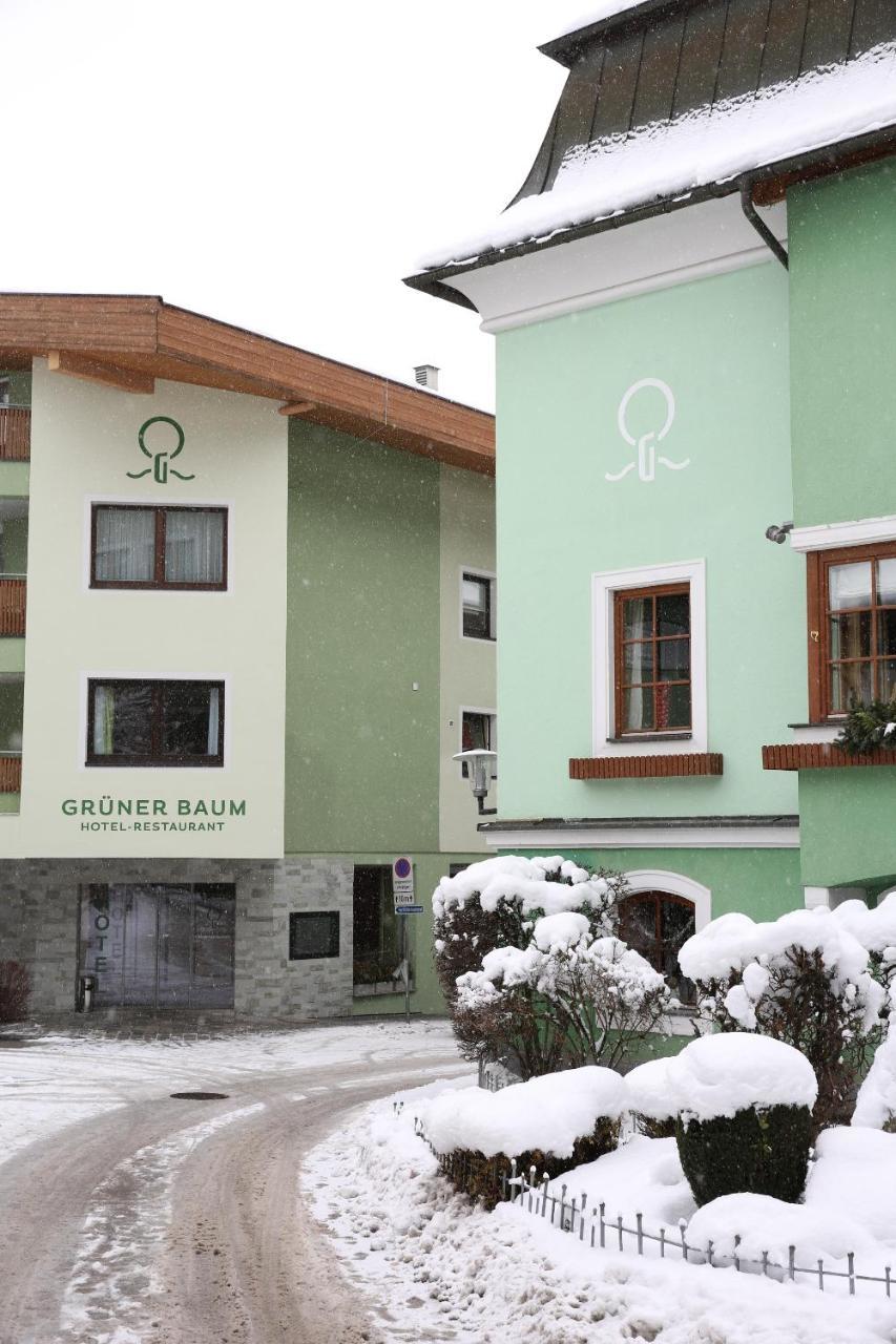 Hotel Gruener Baum Zell am See Bagian luar foto
